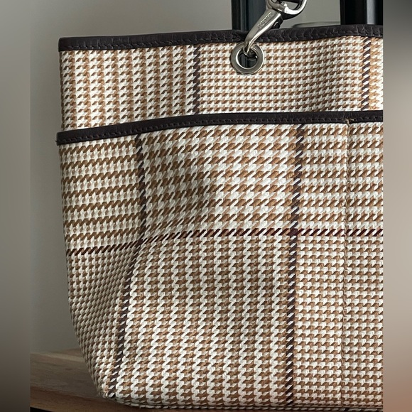 Ralph Lauren Tan and Brown Mini Houndstooth Tote - Picture 7 of 15